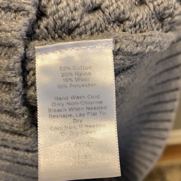 ๐ฅ2/$8.50 Talbots Grey Sequined Sweater - Picture 4 of 5